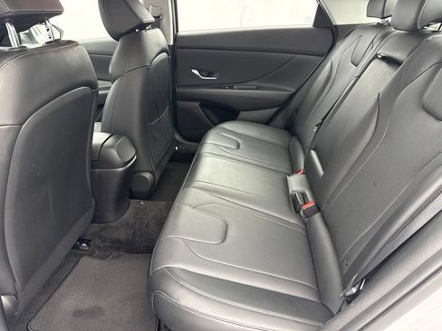 Used 2022 Hyundai Elantra Limited FWD image 14