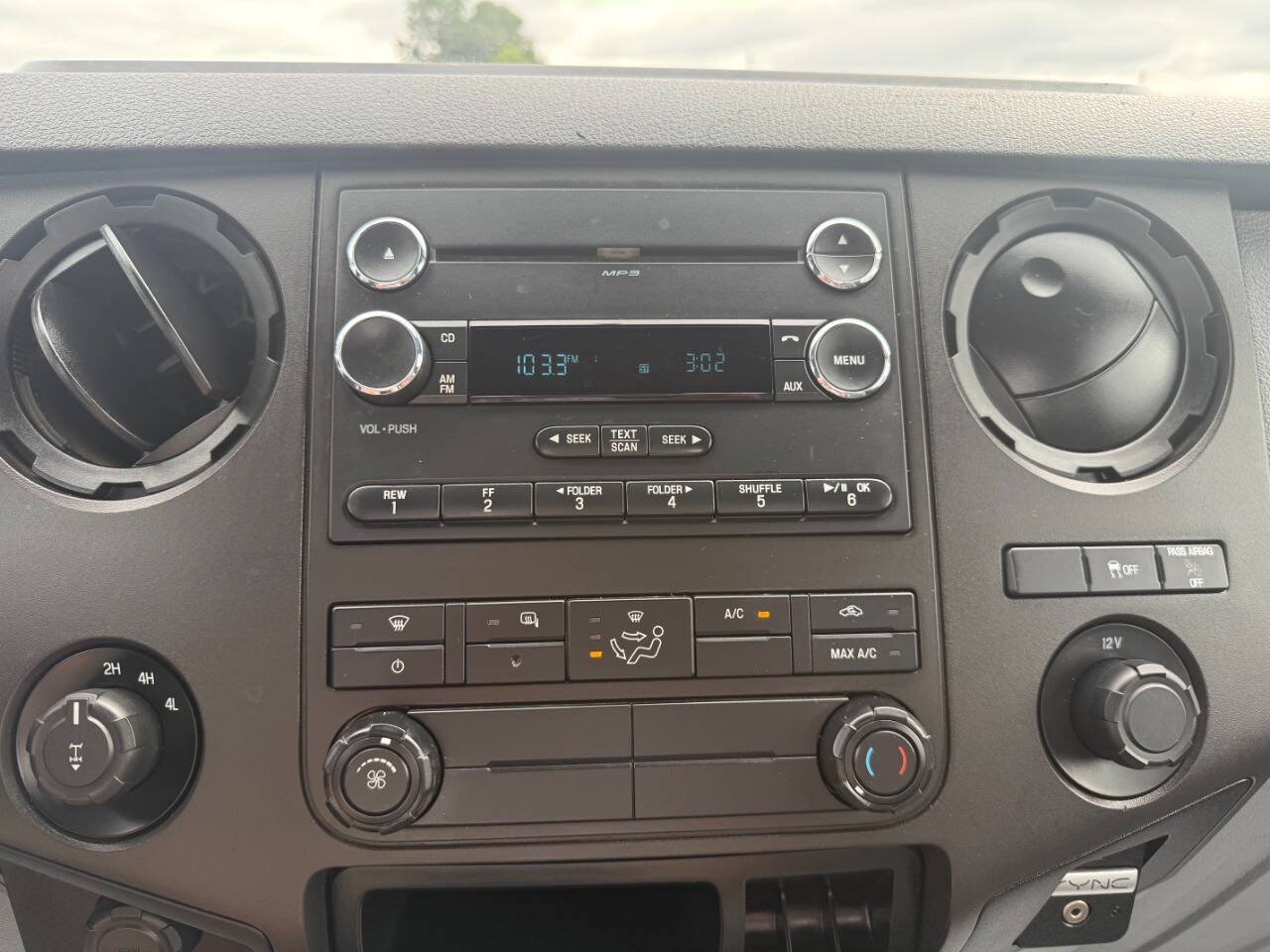 Used 2016 Ford F250 XL w/ Power Equipment Group AWD/4WD image 14