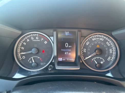 Used 2021 Toyota Tacoma TRD Off-Road w/ Technology Package AWD/4WD image 23