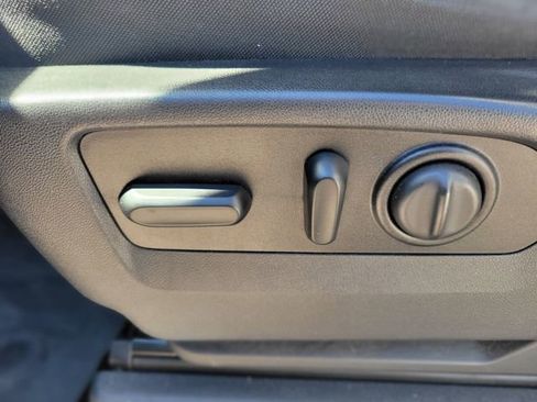 Used 2020 GMC Sierra 3500 SLE w/ SLE Value Package image 18