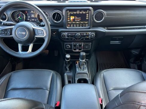 Used 2023 Jeep Wrangler Unlimited Sahara image 15