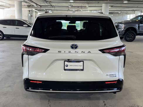 Used 2021 Toyota Sienna Platinum image 7