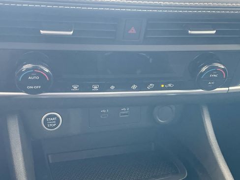 Used 2023 Nissan Rogue SV AWD/4WD image 18