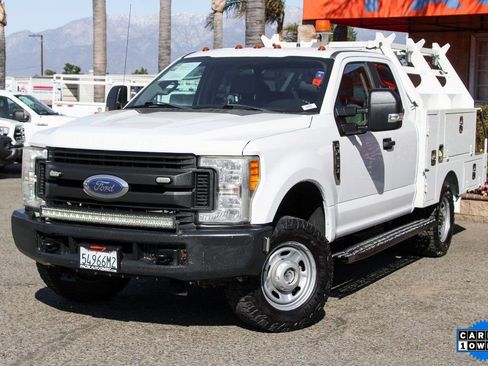 Used 2017 Ford F250 XL w/ Power Equipment Group AWD/4WD image 4