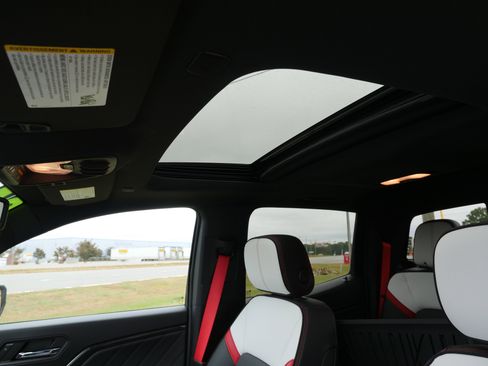 Used 2024 GMC Canyon AT4X image 26