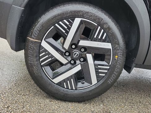 New 2026 Nissan Kicks SV FWD image 9