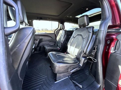 Used 2020 Chrysler Pacifica Limited w/ Advanced Safetytec Group image 20