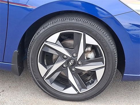 Certified 2022 Hyundai Elantra Limited image 8