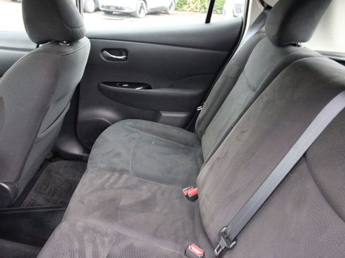 Used 2016 Nissan Leaf SV image 25