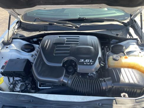 Used 2015 Chrysler 300 S image 16