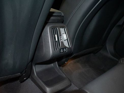 Used 2025 BMW X2 xDrive28i w/ Premium Package image 25