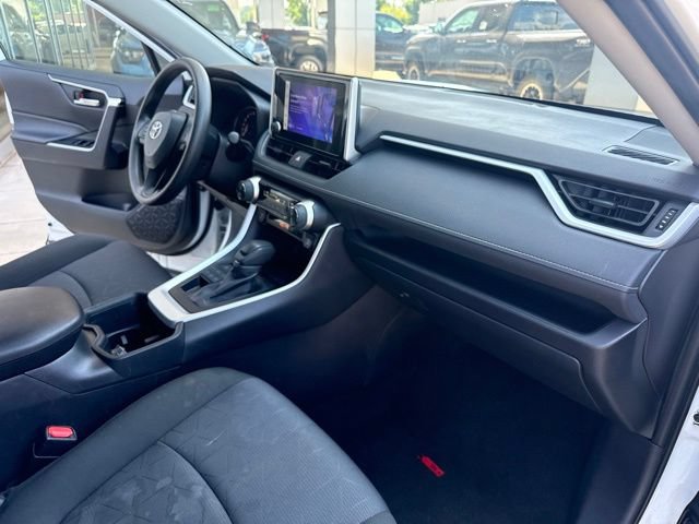 Used 2025 Toyota RAV4 XLE AWD/4WD image 30