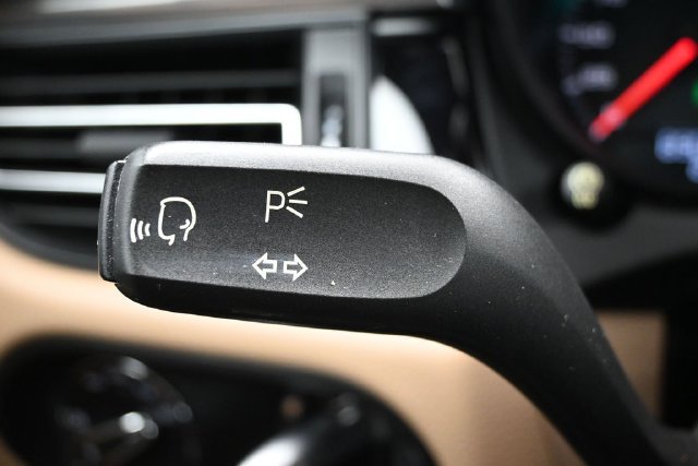 Used 2019 Porsche Macan AWD/4WD image 18