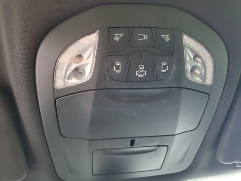 Used 2020 Chrysler Pacifica Touring-L Plus FWD image 22