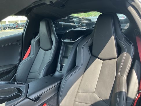 Used 2025 Chevrolet Corvette Stingray Preferred Cpe RWD image 14