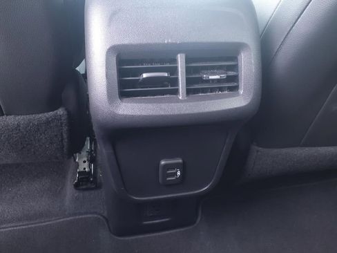 Used 2021 Chevrolet Equinox Premier image 16