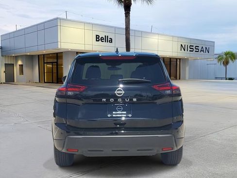 Used 2025 Nissan Rogue SV FWD image 5