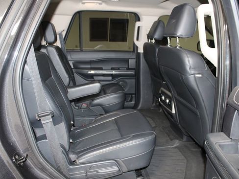 Used 2023 Ford Expedition XLT image 33