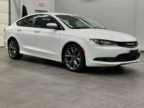 Used 2017 Hyundai Santa Fe SE FWD image 1