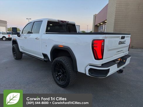 Used 2024 GMC Sierra 2500 Denali Ultimate image 11