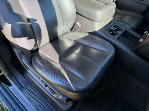 Used 2014 Chevrolet Suburban LT w/ Luxury Package image 53