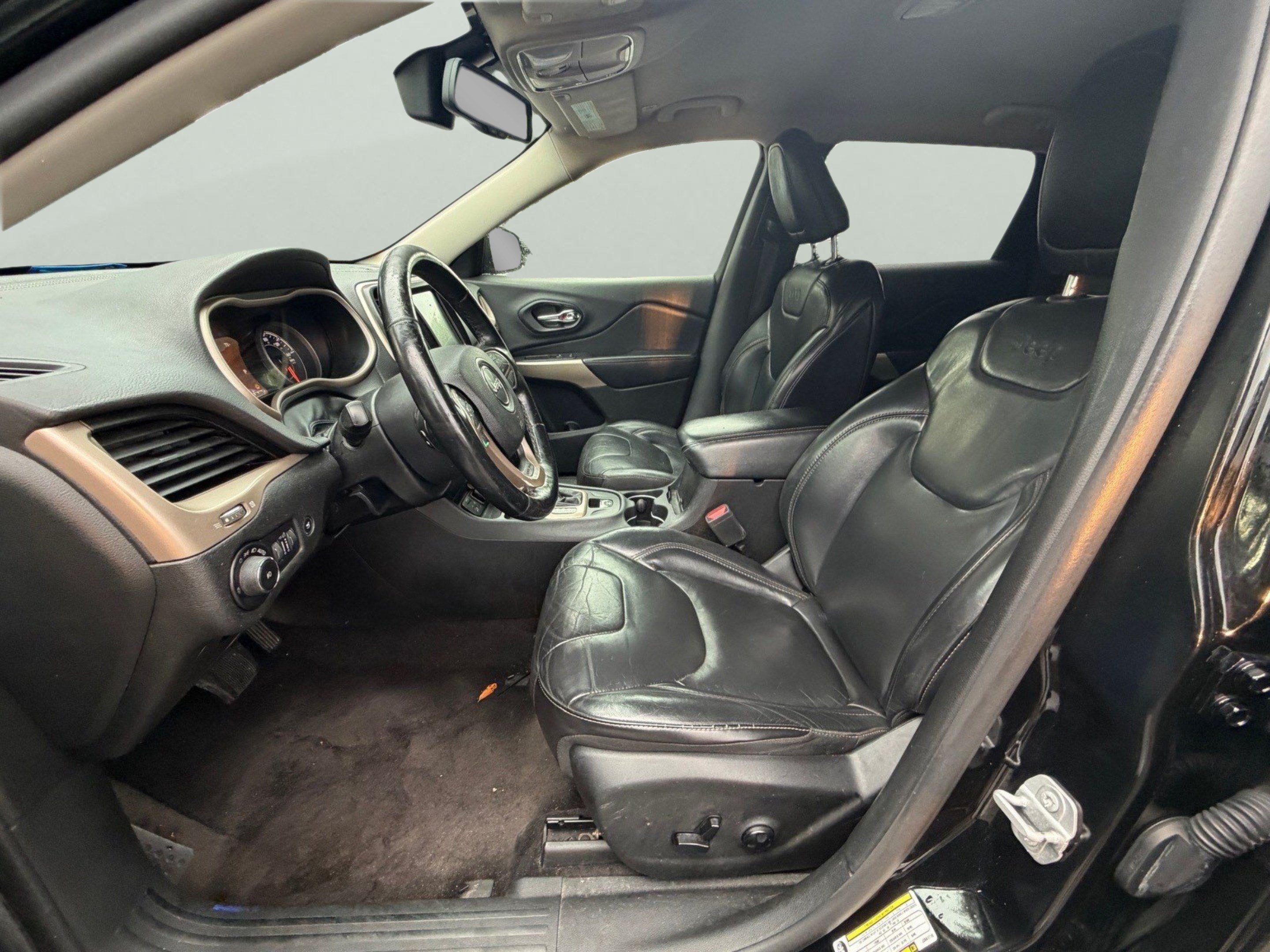 Used 2018 Jeep Cherokee Limited FWD image 13