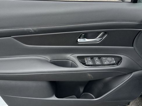 Used 2025 Nissan Murano SV image 23