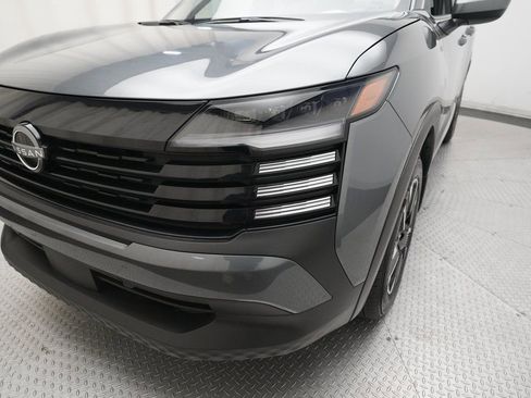 Certified 2025 Nissan Kicks SV image 22