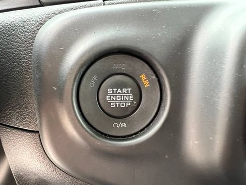 Used 2023 Jeep Wrangler Unlimited Sahara w/ Cold Weather Group AWD/4WD image 30