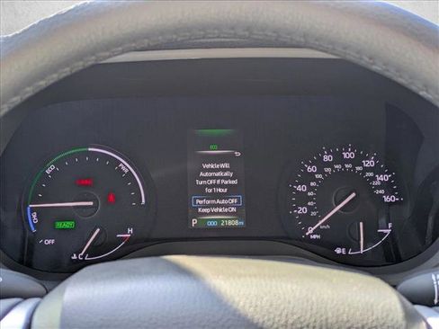 Used 2024 Toyota Sienna XLE FWD image 10
