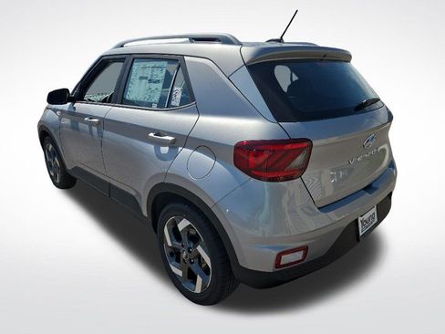 New 2026 Hyundai Venue SEL FWD image 5