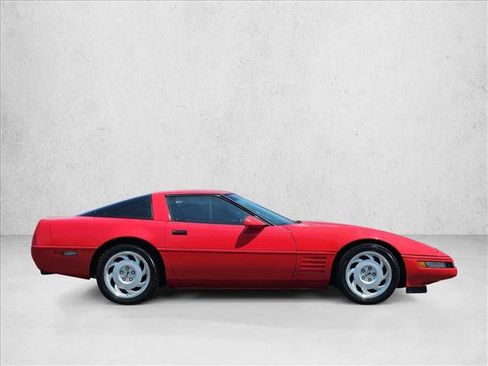 Used 1992 Chevrolet Corvette Coupe RWD image 9
