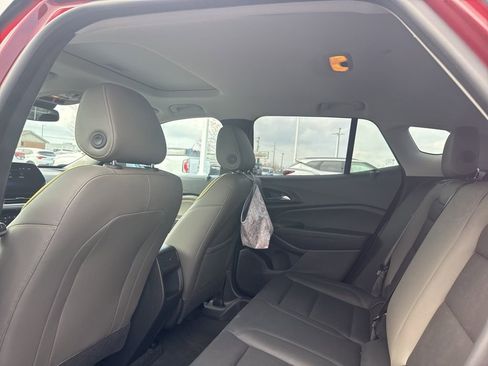 Used 2024 Chevrolet Trax ACTIV w/ Sunroof Package image 16