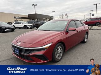 Certified 2025 Hyundai Elantra SE w/ Cargo Package video 1