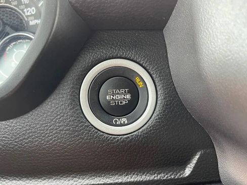 Used 2025 RAM 1500 Big Horn AWD/4WD image 31