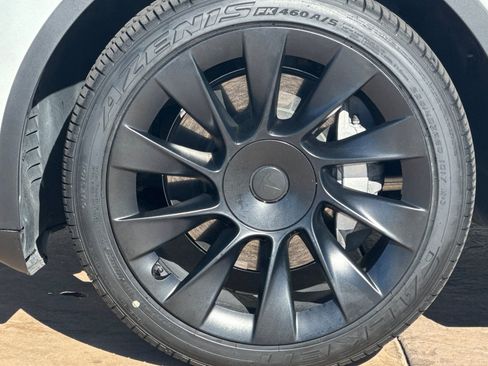 Used 2023 Tesla Model Y Long Range image 33