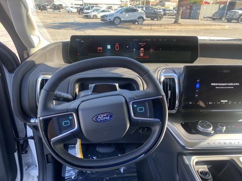 New 2025 Ford Expedition Max Platinum w/ Driver's Package image 18