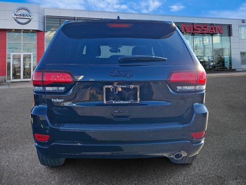 Used 2022 Jeep Grand Cherokee Laredo X image 5