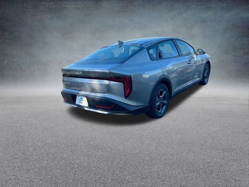New 2025 Kia K4 LXS image 32