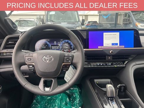 Used 2026 Toyota Crown AWD/4WD image 12