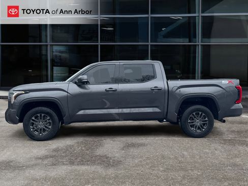 Used 2023 Toyota Tundra SR5 w/ SR5 Convenience Package AWD/4WD image 9