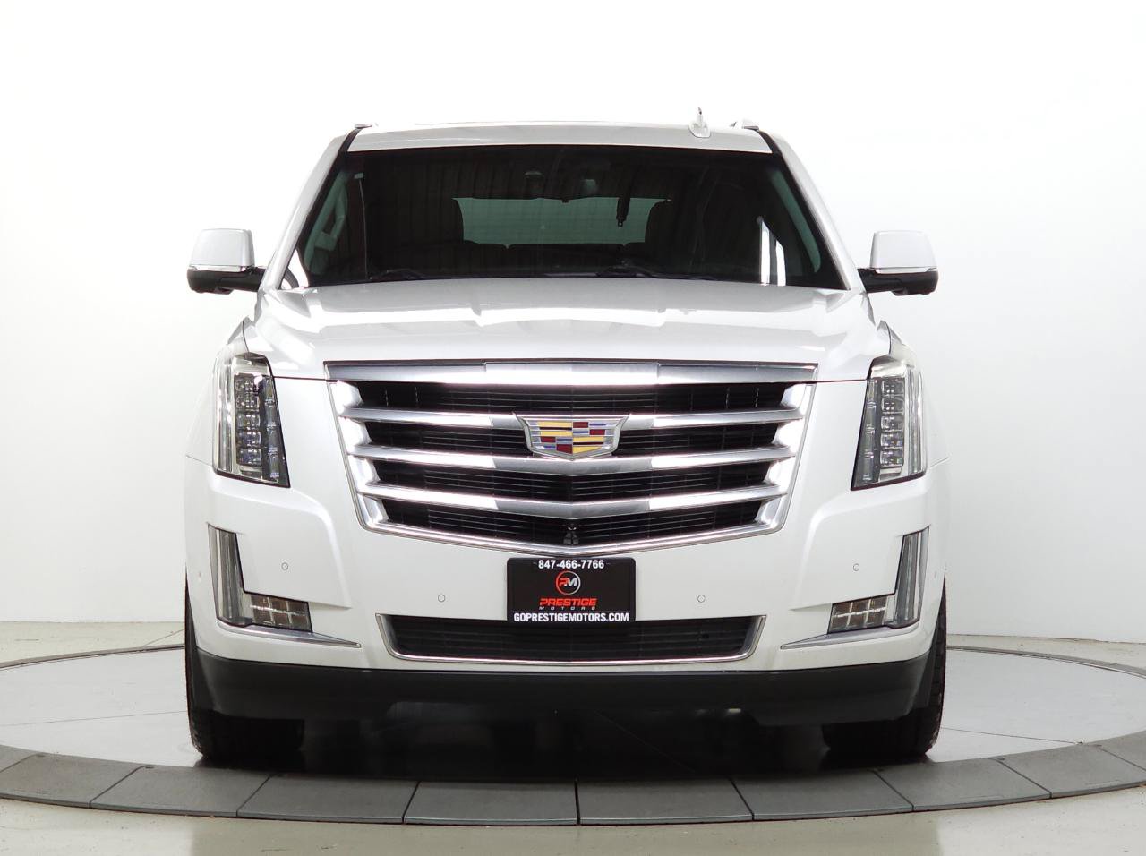 Used 2017 Cadillac Escalade Luxury AWD/4WD image 10