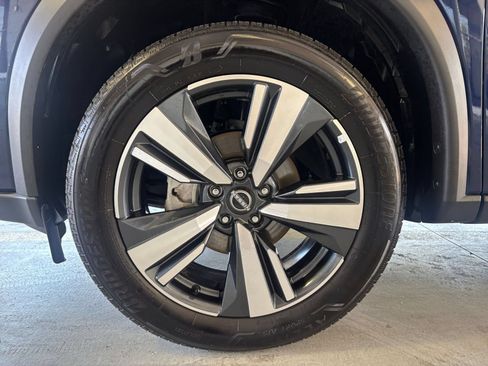 Used 2026 Nissan Rogue SL AWD/4WD image 28
