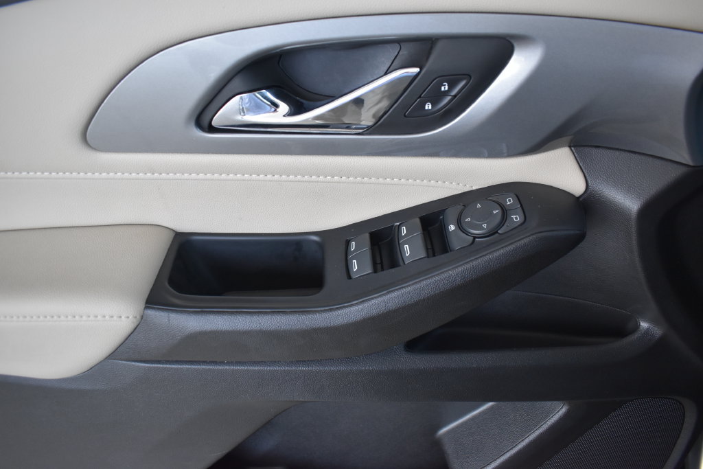 Used 2024 Chevrolet Traverse LS FWD image 21