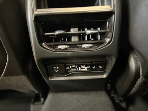 Used 2024 Jeep Grand Cherokee Limited 4xe image 27