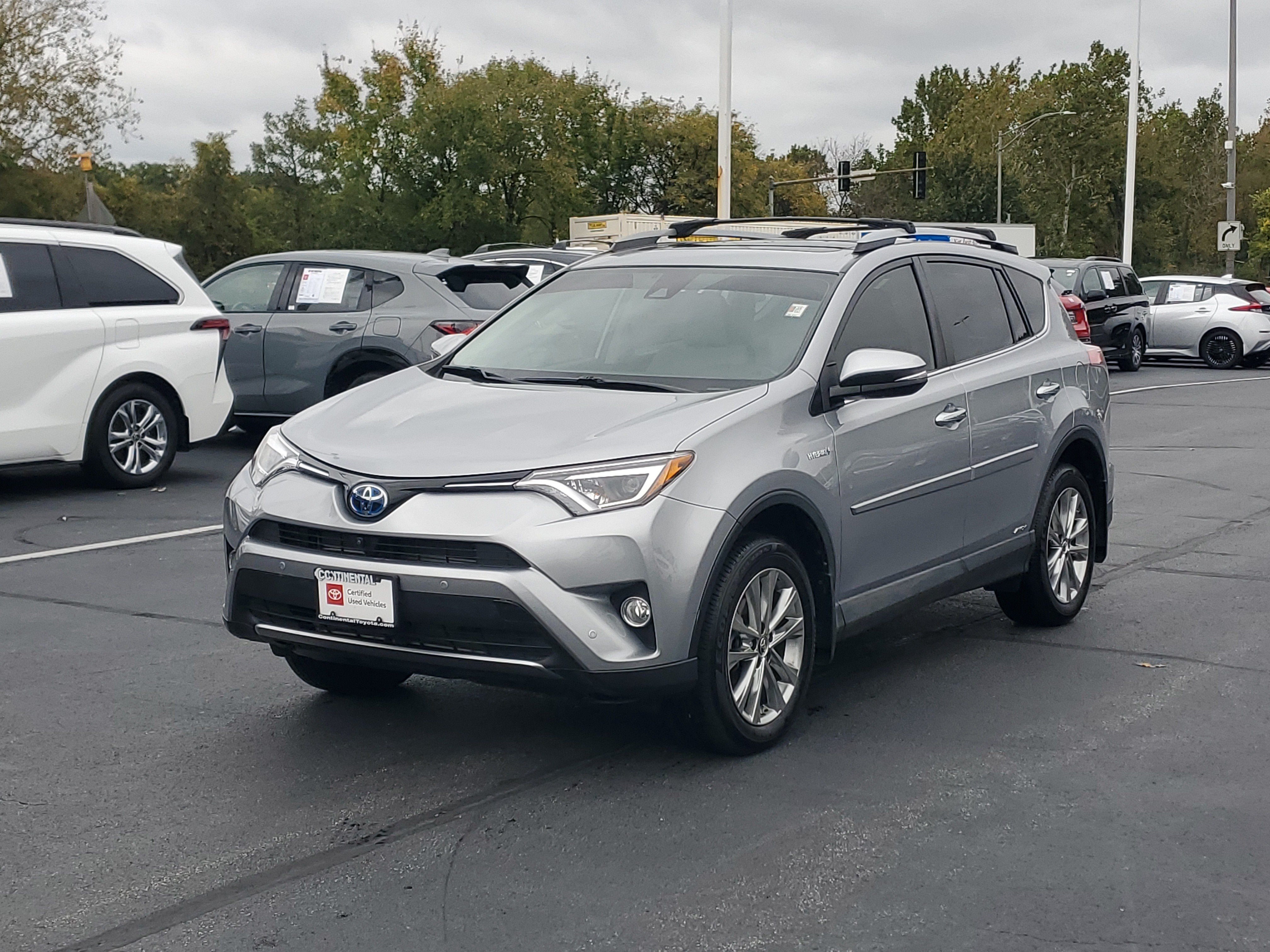 Certified 2018 Toyota RAV4 Limited w/ Advanced Technology Package AWD/4WD image 3