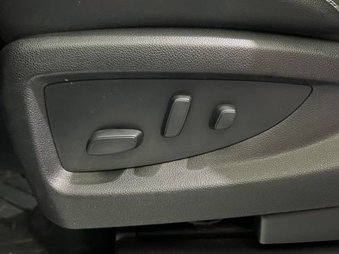 Used 2018 Chevrolet Silverado 1500 High Country AWD/4WD image 19