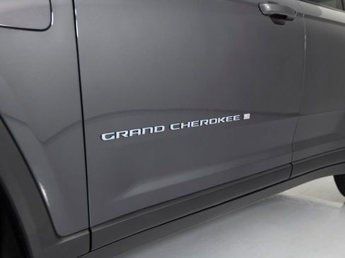 Used 2023 Jeep Grand Cherokee 4WD 4xe image 32