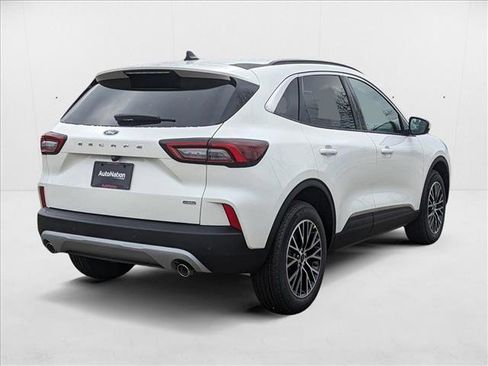 New 2024 Ford Escape SE image 2