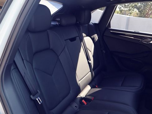 New 2026 Porsche Macan S image 24